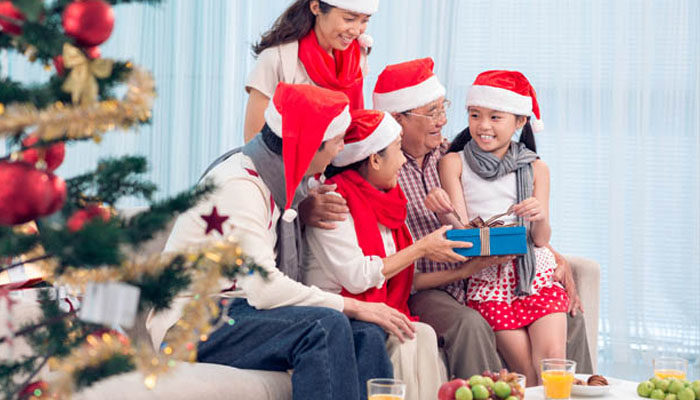 How can I share the gospel to my family this Christmas?